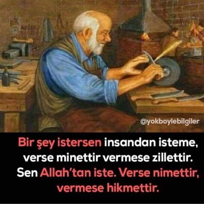 Yanlış bildiğin yolda; herkesle yürüyeceğine, doğru bildiğin yolda; tek başına yürü