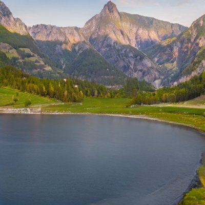 FIFA52302572's profile picture. 