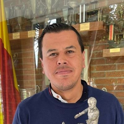 Bogotano, administrador público, trabajo por la convivencia en el fútbol.