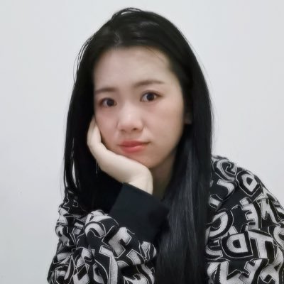 RainyLiu1's profile picture. Smile