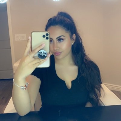 _Melinnaaa's profile picture. Let your dreams stay big and your worries stay small.