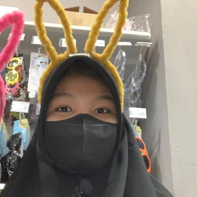 cutieshyyy's profile picture. learn to accept what i get