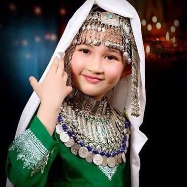 من یک زنم آن هم یک زن هزاره و این باعث افتخارم هست