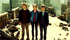 - Não estou preocupado, Harry -disse Dumbledore, sua voz um pouco mais forte apesar da frieza da água. - Estou com você.
http://t.co/YqO5Bx9byD