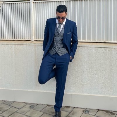 alvaro_Donowitz's profile picture. Tengo todas las características de un ser humano; carne, sangre, piel, pelo... pero ni una sola emoción clara e identificable.