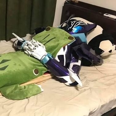 Izumi_priv's profile picture. || dont leak anything, yada yada and hi || CW/TW//: self harm/hate, suicide mention, deppression.