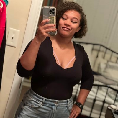 pardonmeimrae's profile picture. 31 | Somebody’s Mom | Army | Booktuber | Twitch Streamer: PardonMyRage