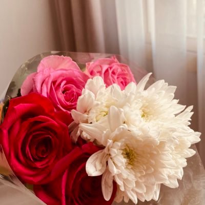 Fa6ima_b's profile picture. همِّي بِكُم يا آلَ أحمَد ينجَلِي 🍃 ..