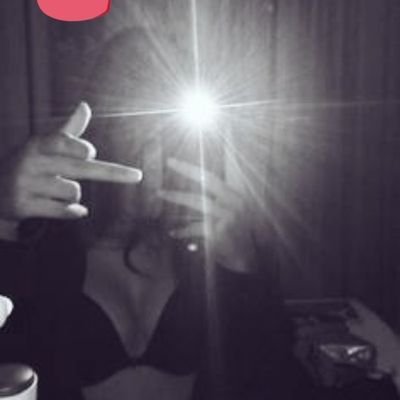 Ajolotita_'s profile picture. la vida es una, vivela