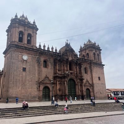 4 Gringo journalists trapped in cusco bringing you live updates