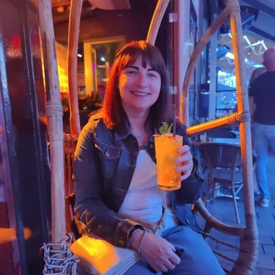 Specialist Biomedical Scientist in Microbiology, NHS, reflexologist, dog lover, love to travel🌞