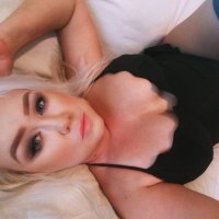 BombshellbunnyXO(@Sinderella6933) 's Twitter Profile Photo