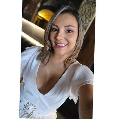 CaroTorresVi's profile picture. Me habita la tertulia de las palabras sin sonido. Leo-Escribo todo el tiempo
IG: @carotorresv