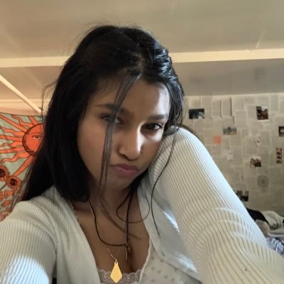 simranarya09's profile picture. 