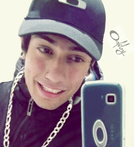 - Aquele que te faaz tão beem (♥)

http://t.co/lvX9yh4WE3