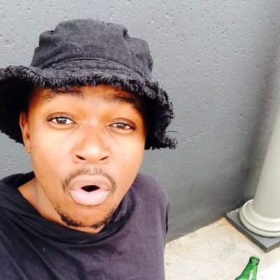 Tshoganyetsoo's profile picture. GloryGrlory ManUnited😈