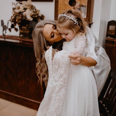 izzyb7597's profile picture. 