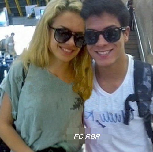 FC Dedicado a nada mais e nada menos  @Lua_Blanco &@Aguiarthur Eu amo de Muitão Vocês Dona do Fc : Clarinha  Msn:luar_minhafebre2011@hotmail.com