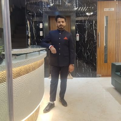 kaviya_mukul's profile picture. I write to know what I think 😊✒️📖