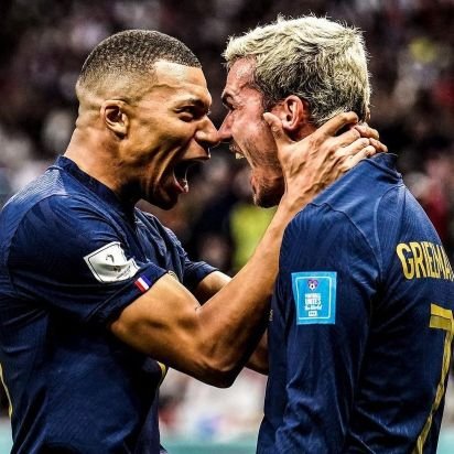 Pote avec @AntoGriezmann ❤🇨🇵

Fait de ta vie un rêve, et d'un rêve une réalité /// Supporter du PSG ❤💙