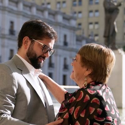 siempre a la izquierda por la izquierda.