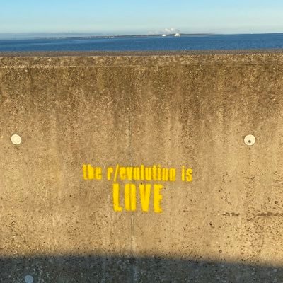 visualthoughts5's profile picture. started giving in every time i feel like taking a picture. made this a place for them to exist