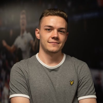 tornetzliebe's profile picture. Kommentator DAZN & SPORTTOTAL  | F1-Podcast „Chequered Flag“ 🏎🏁