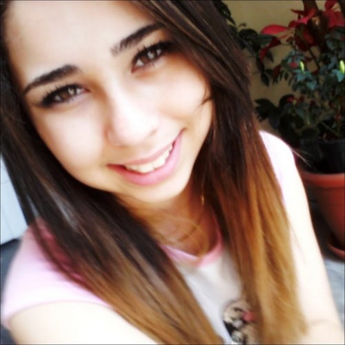 , NÃO CONFIE NEN NA SUA SOMBRA , PORQUE NA ESCURIDÃO ELA É A PRIMEIRA A TE ABANDONAR !”