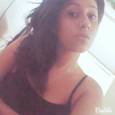 Youtuber chica de casa que le gusta conocer amigos
