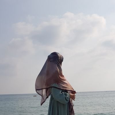 إيرانية🇮🇷، جنوبية الهوى🇱🇧، خربشات مترجمة وصحافية
حكايتي مع لبنان حكاية حب طويلة♥️