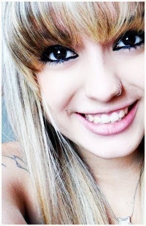 Eu que vivo com α cαbeçα nα luα, com músicα no ouvido e corαção nα bocα :) eu sou meninα e mulher, eu sei muito bem o que quero .