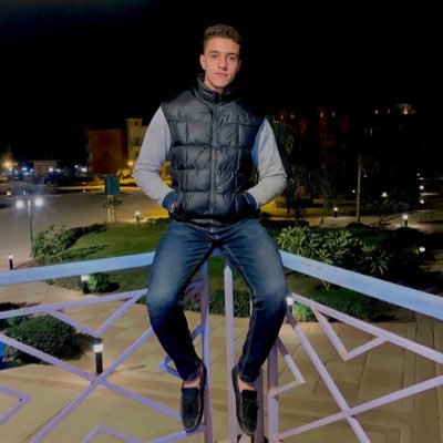 student at SchoolAhmed Zewail 📚 Damanhor🎖 ⚖️⚖️.                    ana la aietamid ahid😎🤍🔥🔥