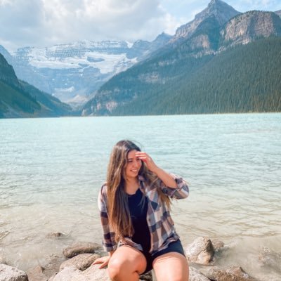 susans_reads's profile picture. 26 year old female | California. Looking to work with brands with UGC ☀️ collabs 📬 susanalvarado67@gmail.com