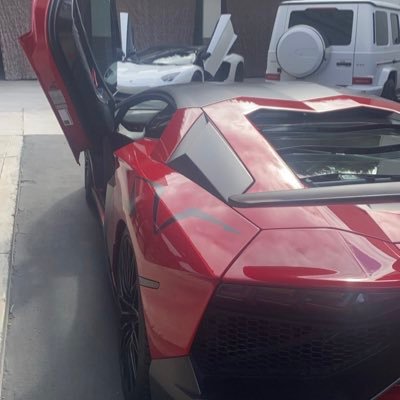 dior_eu1's profile picture. him*