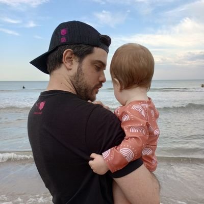 Community & Socials at @BethesdaLATAM.
Prev: @KRUesports. @LVPar. @FlussTv.
🧗♂️Jr. Wall Climber
He/him. Opinions are my own.
✉️ tom@theogames.biz