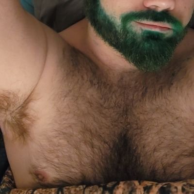 18+ NSFW 
Green haired beast with a need for cuddles

Much love, Minty
#bear #verse #switch