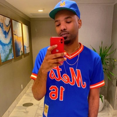 Iceburgd's profile picture. 🧠