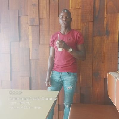 mlambo_tomas's profile picture. Love yourself