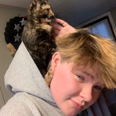 _magical_world_'s profile picture. he