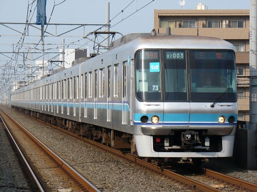 東京メトロ07系第1編成です。昔は有楽町線で働いてましたが、今はわけありで東西線で働いてます。もうしわけないですが写真は第3編成くんです。