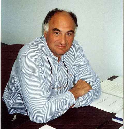 tomaretz's profile picture. 