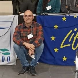 Padre, biólogo y ornitólogo, técnico de la Consejería de Desarrollo Sostenible de Castilla-La Mancha. Interesado en la gestión de daños de fauna silvestre.