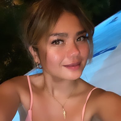 itsmetingg's profile picture. Karma is a bitch♥️    Island life 🌴🌺