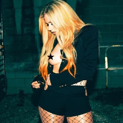 Avril Lavigne CUM Slut Queen Fucked Daily 💦