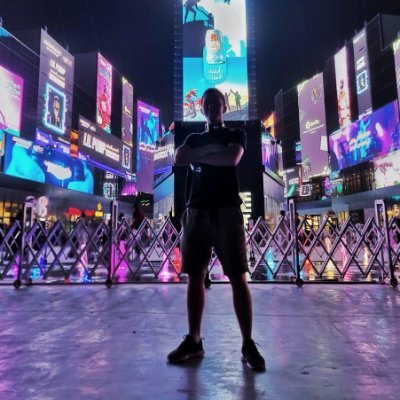 Post-production Manager. I do: TV postproduction, Esports, Color.