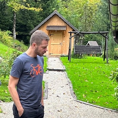 You are not special. You are not a beautiful or unique snowflake. You are the same decaying organic matter as everything else. 🇩🇪🇪🇸🇬🇧🇮🇹🇵🇱
Translator