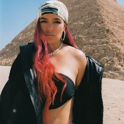 Fans 100 % de la reyna Karol g amor y apoyo a la. Bichota ♥️ 😘 te amooo
fotos , vídeos , entrevistas e información de Karol g