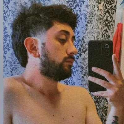 @javierbg95 🧔🏻 27 años, gamer, jedi ,amante del cine y las serie, rata y a veces me creo streamer en https://t.co/qBzxZXthWg // https://t.co/aV7iDTGyht 📸