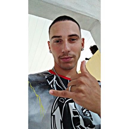 Há anos sem entender como o Twitter funciona. Mas continuo por aqui🙆♂️