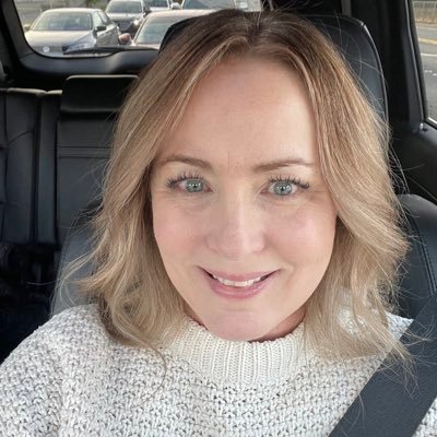 shellpem's profile picture. Independent centrist. Believer in common sense.